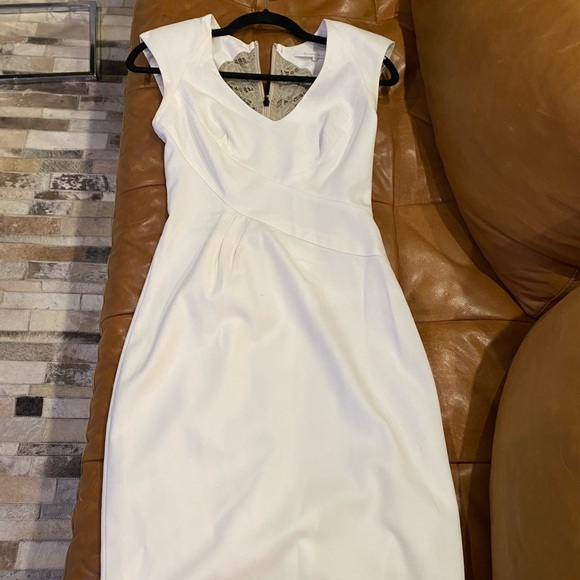 Black Halo White lace bodycon dress - Picture 2 of 6